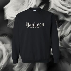 Yankees New York Black Embroidered Crewneck Sweater